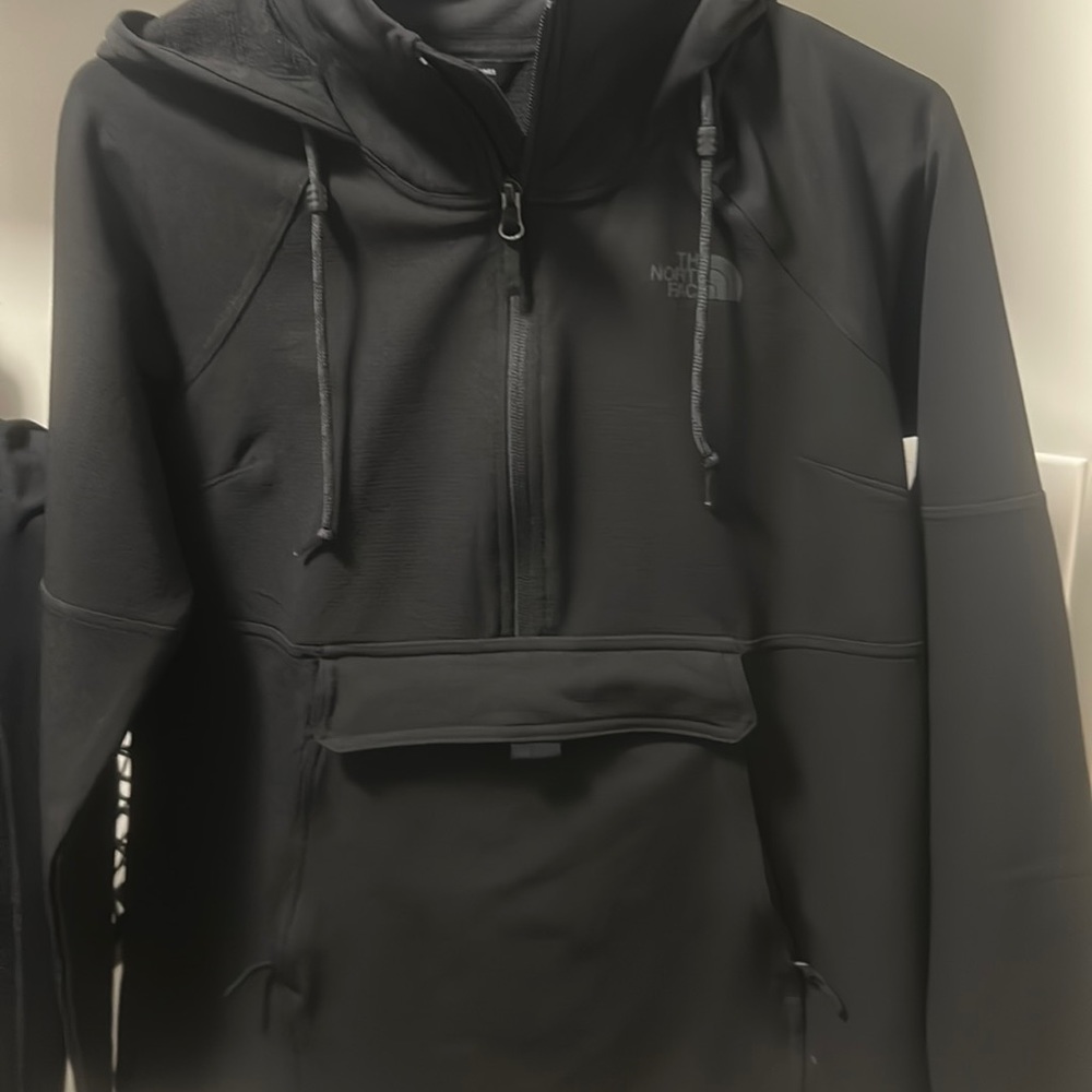 Very good condition north face jacket side s